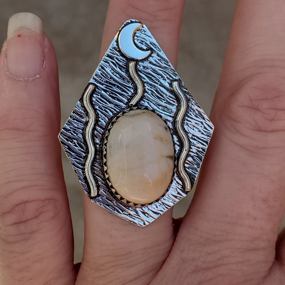 New Witchy Mookaite Horned Crescent Moon 925 Silver Ring. - Picture 5 of 9